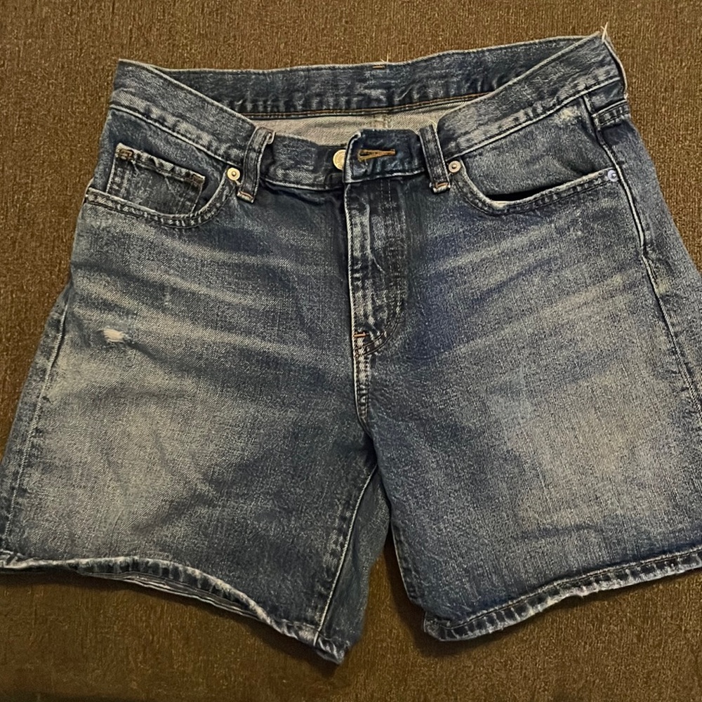 Hightwaisted jean shorts